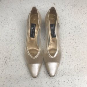 Stuart Weitzman for Brown's Pump